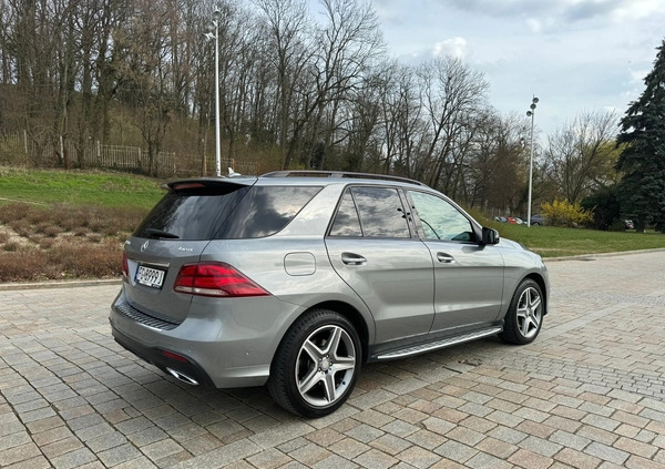 Mercedes-Benz GLE cena 141000 przebieg: 167000, rok produkcji 2015 z Opoczno małe 121